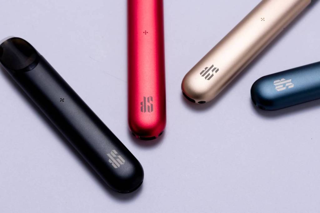 Kardinal Stick KURVE replacement products are the pinnacle of electric pods that fully meet the needs of users. Reputed to be the most complete electric pod in the New Normal era and also match the lifestyle of today's people. And in March 2022, Kardinal Stick, the direct manufacturer of Kardinal Stick KURVE, has designed and manufactured the newest pod scent. Pleasantly Lamoon and add more colors to use for more fun by still being fully satisfied with the touch of use in a smooth, full Get the nicotine that fits the needs of the body as well. The Kardinal Stick KURVE replacement product contains a concentrated salt nicotine pod solution, combined with a ceramic boiler and battery operating principle. make the heat to be the most efficient Currently, there are 16 scents of Pod Liquid: Grape, Blueberry, Pineapple, Cola, Guava, Taro, Lemon, Lychee, Mint, Classic Tobacco, Light Tobacco, Watermelon, Jasmine Tea. , Chocolate Mint, Mango, Strawberry Soda All of them are popular. But in March There has been the launch of the latest scent KS KURVE Pod 4 scents that guarantee that must be liked Absolutely sweet The pod liquid from Kardinal Stick KURVE 4 scents are 1. Banana - It's a new scent from KS KURVE Pod that Saiwan, Healthy people must not miss. Because with sweetness, not as greasy as you think Fragrant like no other And it also provides 3% nicotine to be full when you use it for sure. 2. Orange – a refreshing type, inviting you to rejuvenate. refresh the body and the tactile sensation when used Must not miss the smell of orange. Fragrant like no other, good for health and also helps to clear the brain in another way. Sweet and slightly sour type. 3. Strawberry Candy - Sweet type, sweet dessert, full of strawberry aroma. Secretly sweet with the smell of candy candy like no other. Guaranteed satisfaction It is also another smell of pod liquid that guarantees that really stand out More smooth than anyone as well. 4. Pina Colada (Coconut Pineapple) - It's a clear scent, tight scent, Hawaiian pineapple style. but also get the softness from coconut sweet not greasy really tight cut You have to try it and you'll like it. However, the scent of Kardinal Stick KURVE pod liquid has new campaigns coming out all the time. which users can inquire from distributors nationwide Guaranteed to be unforgettable. Not inferior to other popular scents From the smell of the original KS KURVE liquid, for sure, open your mind and you'll be hooked. Until having to repeat many times for sure. The pod liquid is another component of the electric pod. that users of e-cigarettes or electric pods are all well known. The KURVE is the #1 popular electric pod replacement in the closed-loop electric pod replacement category. with a lot of users And Thailand is also honored to be the first country to be released as well. The manufacturer itself has released a new scent pod liquid. in order to meet the needs of users or smokers as fully as possible.